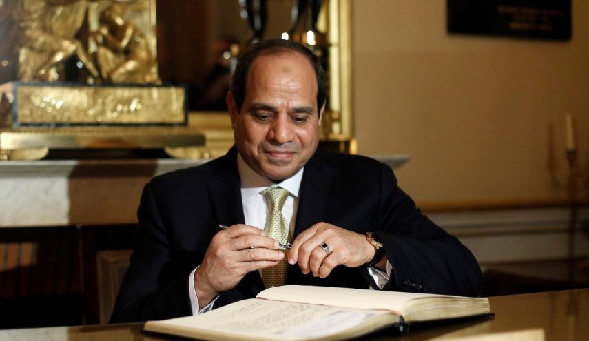 الرئيس المصري يستعرض إستراتيجية قطاع الطيران المدني