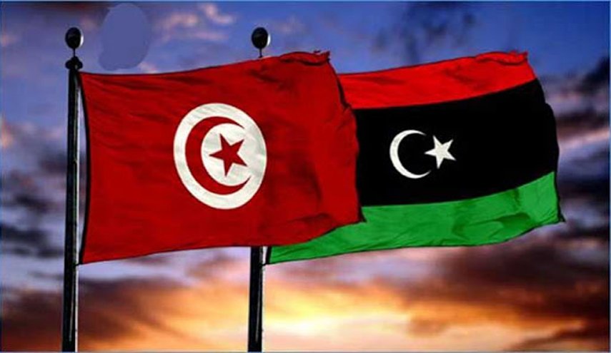 نشطاء ليبيون يطالبون تونس بدعم جهود حل أزمة بلادهم