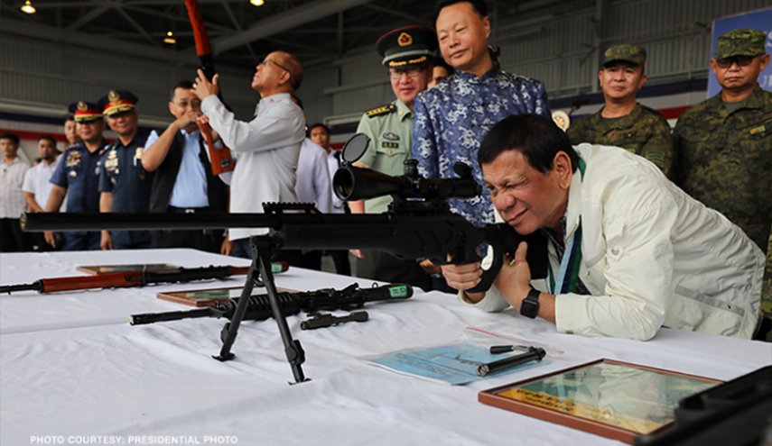 رئيس الفلبين بصدد إلغاء اتفاقية دفاع مشترك مع اميركا