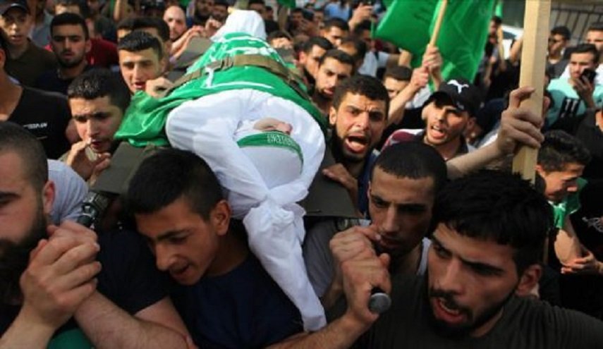 تشييع جثمان شاب فلسطيني استشهد برصاص جيش الاحتلال