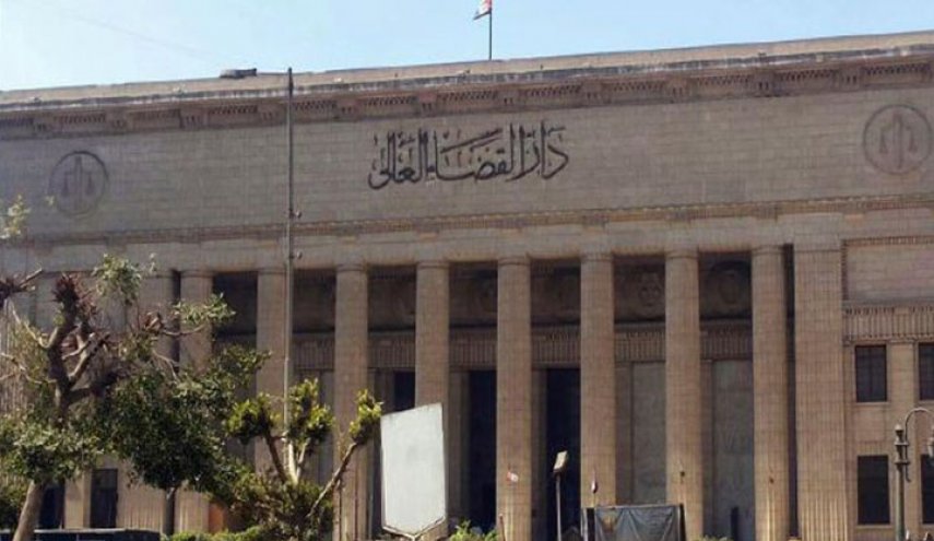 انتحار مواطن مصري في محكمة أمام قاضيه