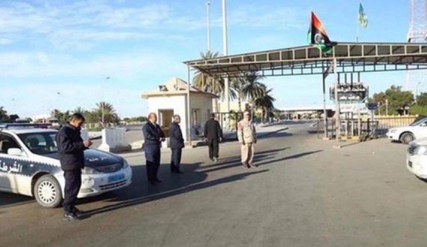 تونس تعيد السماح بمرور البضائع الأجنبية إلى ليبيا