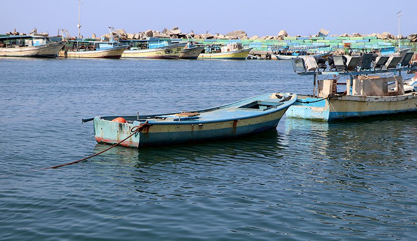 الاحتلال يحدد مسافة الصيد في بحر قطاع غزة