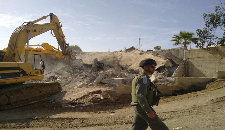 الاحتلال الصهيوني يهدم منزلين في الضفة والقدس