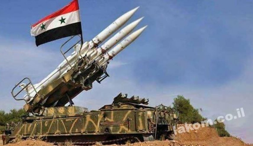 الدفاعات السورية تتصدى لأهداف معادية في اللاذقية
