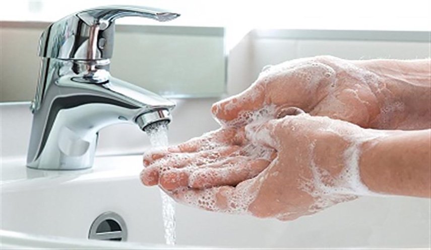 تجنبوا غسل أيديكم بالماء الساخن.. لهذه الأسباب