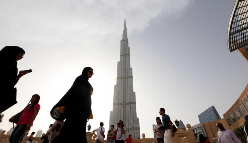 بريطاني يحرر فتاتين من أسر شبكة لا أخلاقية بدبي