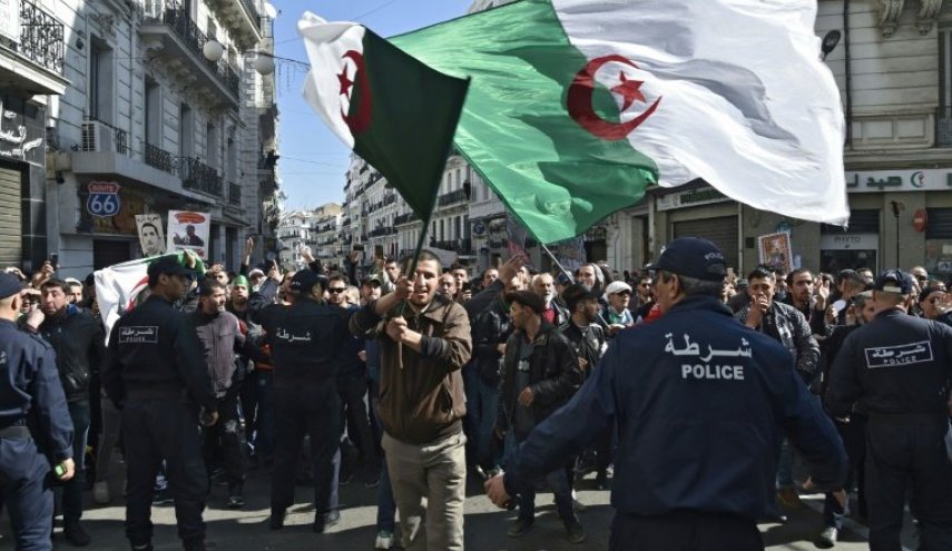 مسيرات جزائرية بالذكرى الأولى لانطلاق الحراك الشعبي