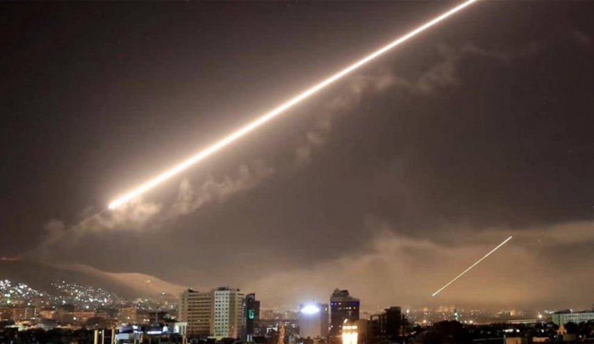 واکنش پدافند هوایی سوریه به اهداف متخاصم در آسمان دمشق