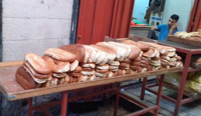 الكيان الصهيوني يغلق مخبزا بسبب توزيع الكعك على المصلين
