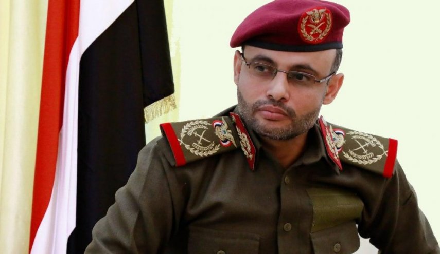 البحرية الأمريكية تعتقل 11 صياداً يمنياً نجوا من الغرق