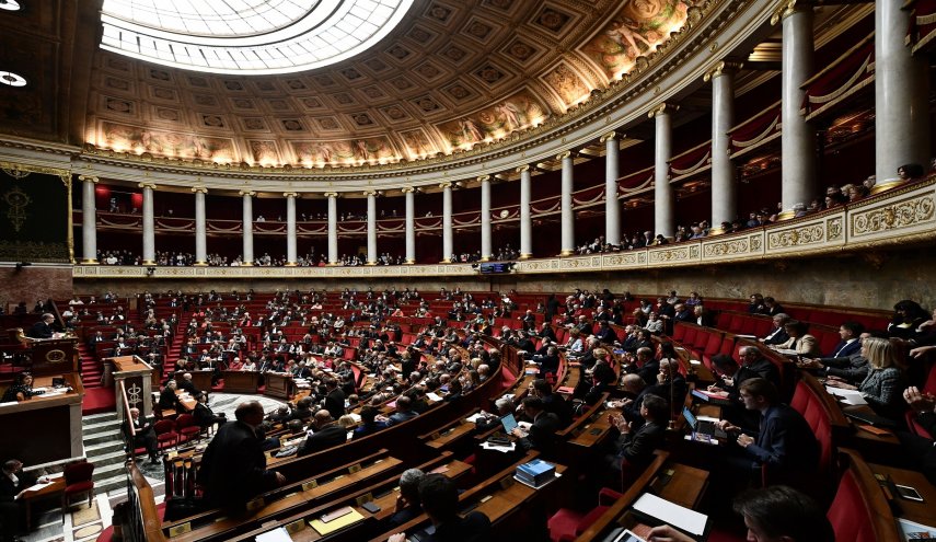 النواب الفرنسيون يقرون مشروع إصلاح النظام التقاعدي