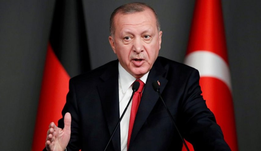 أردوغان يطالب اليونان بفتح أبوابها ويعلن مقتل 59 جنديا تركيا 