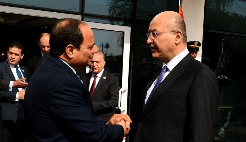 وزير الخارجية المصري يزور بغداد غدا لتسليم رسالة لصالح 