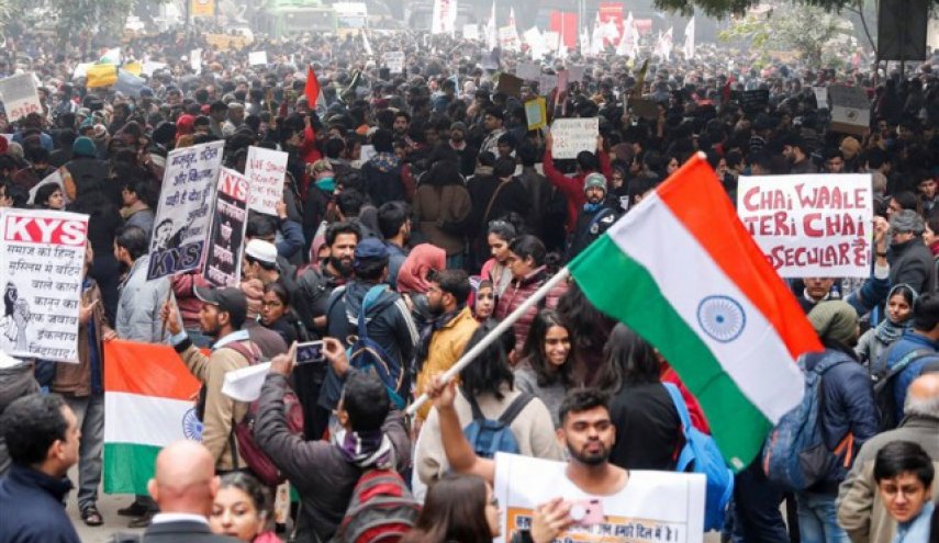 تظاهرات علیه قانون تبعیض مذهبی و مسلمان‌کشی در هند مجدداً آغاز شد