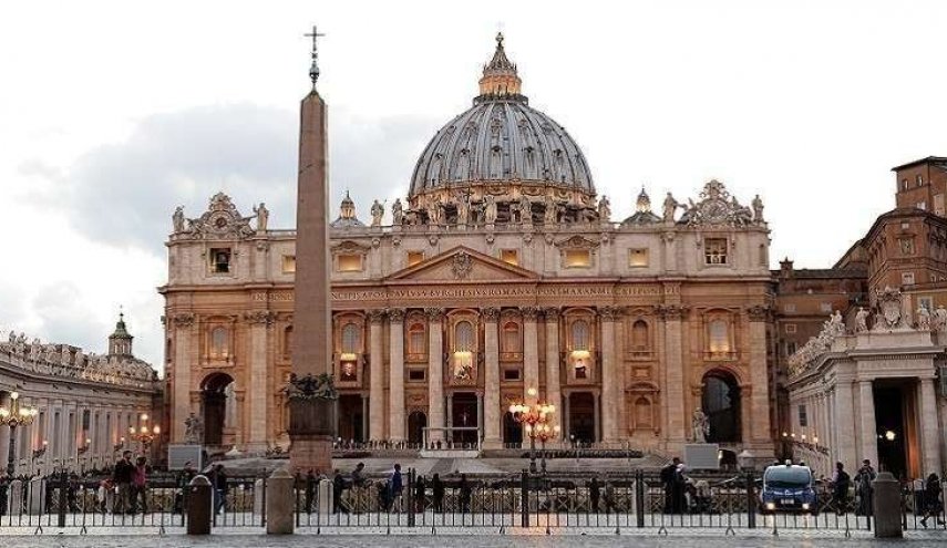 الفاتيكان تغلق كاتدرائية وساحة القديس بطرس أمام السياح 