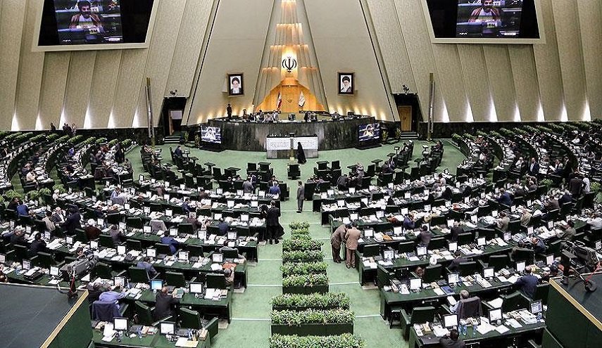  نواب البرلمان الإيراني يدعون الرئيس روحاني إلی تشکيل لجنة لمکافحة کورونا