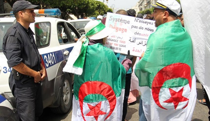 استقرار نیروهای امنیتی در پایتخت الجزائر برای جلوگیری از تجمع شهروندان
