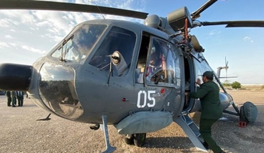 انتقال دو بیمار از جزیره هرمز توسط بالگرد نیروی دریایی سپاه