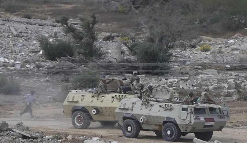 مقتل 16 مسلحا وتفجير 3 سيارات في سيناء