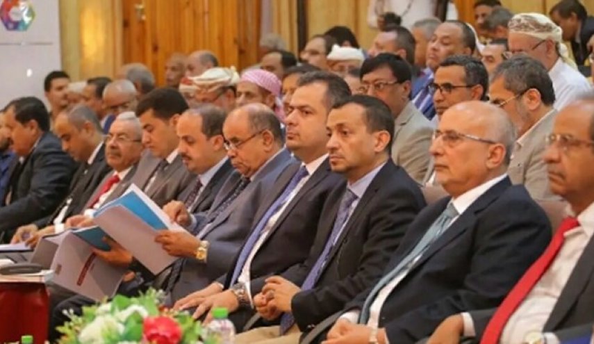 بحران در کابینه دولت منصور هادی؛ دو وزیر استعفا دادند
