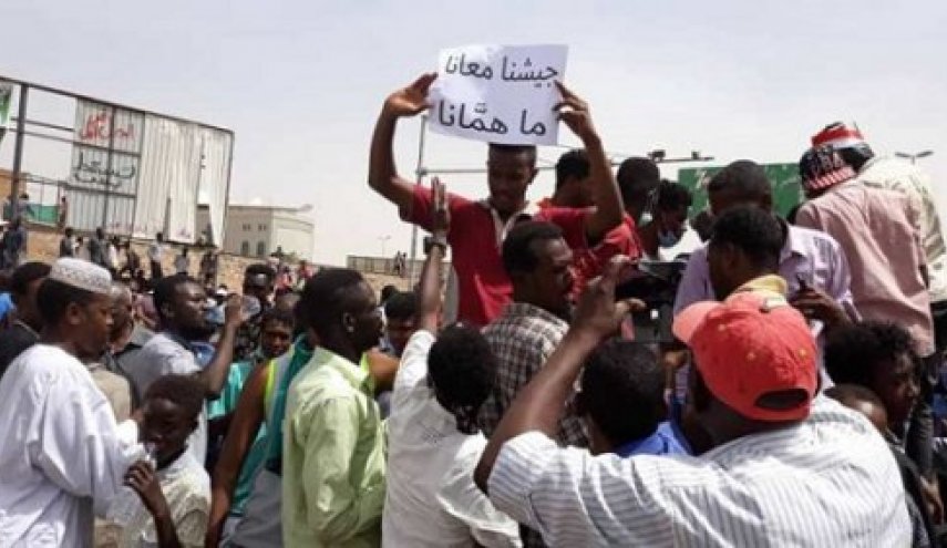 الجيش السوداني يغلق الشوارع المؤدية إلى القيادة العامة