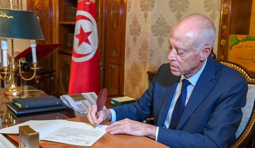 کرونا قیس سعید را در کاخ ریاست جمهوری تونس ماندگار کرد