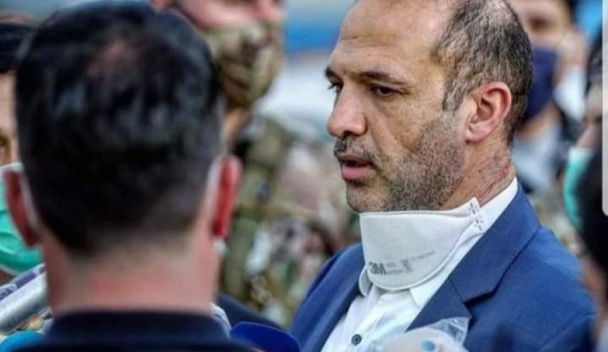 شاهد.. صورة وزير الصحة اللبناني تجتاح مواقع التواصل 