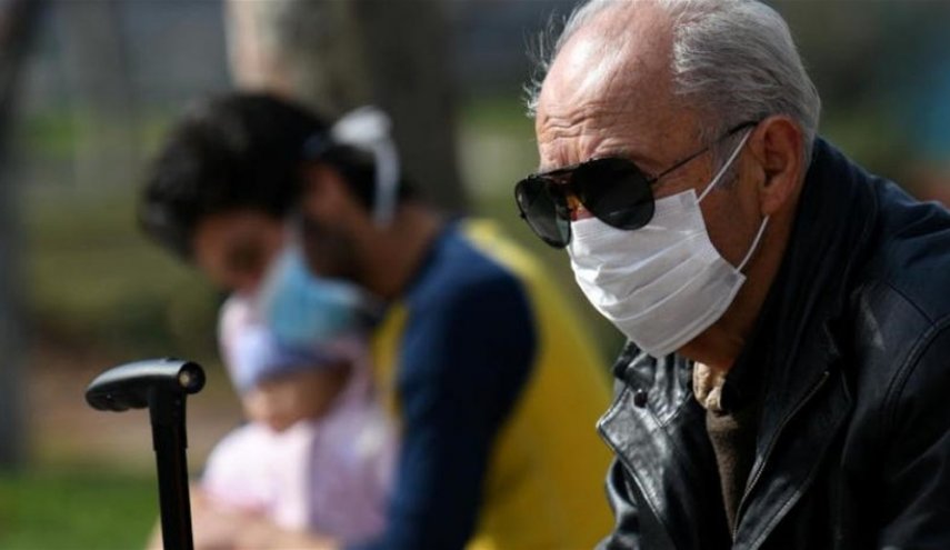 هل يبقى كبار السن في عزلة حتى 2021؟