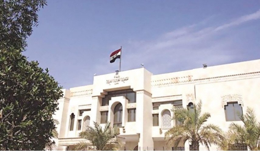 السفارة السورية بلبنان تعلق عملها القنصلي لهذا السبب