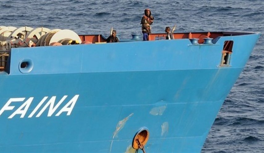 3 روس بين رهائن السفينة المحتجزة غرب أفريقيا