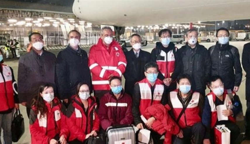 فريق طبي صيني يصل الكويت لمكافحة كورونا