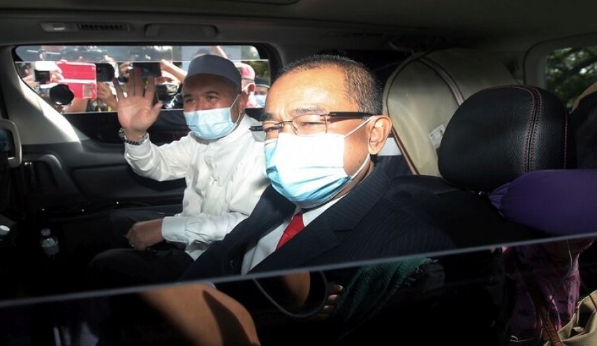 تغريم نائب وزير الصحة الماليزي بسبب انتهاكه الحجر الصحي
