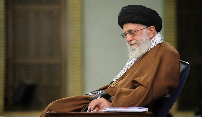 قائد الثورة يوافق على طلب روحاني تحرير اسهم 