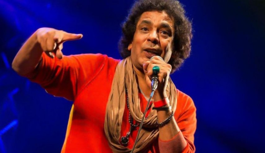 خطأ 'فادح' يعرض الفنان المصري محمد منير لسخرية جمهوره