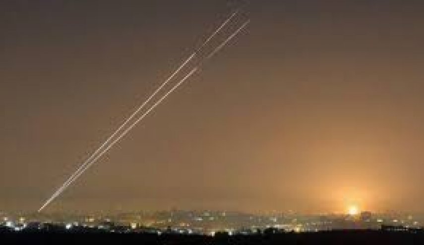 الاحتلال يدعي إطلاق صاروخ من غزة