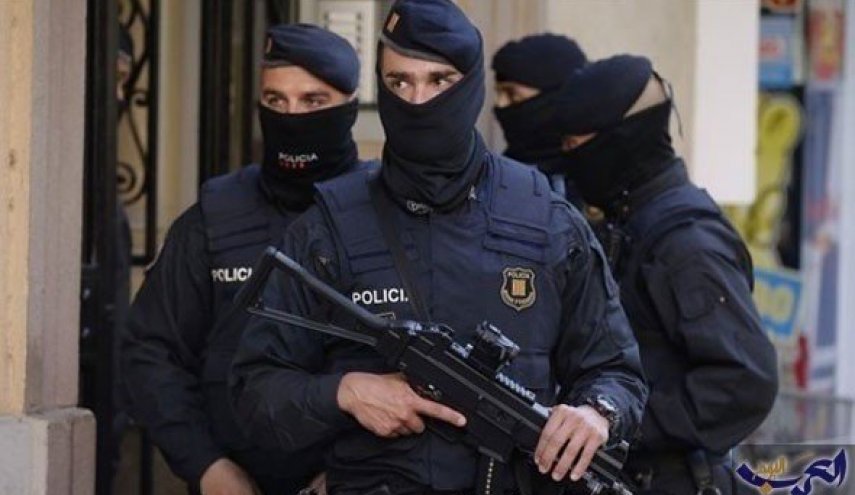 شرطة إسبانيا تحتجز مغربيا تشتبه في صلته بـ