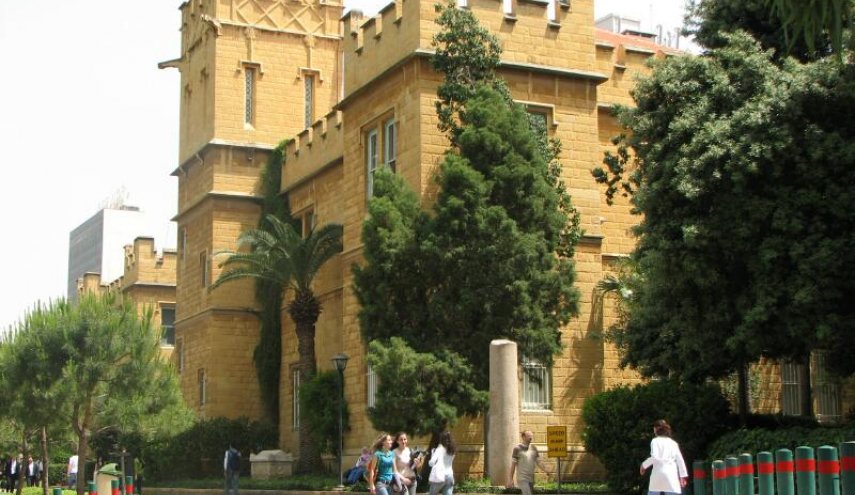 هل تقفل الجامعة الأميركية في بيروت أبوابها؟