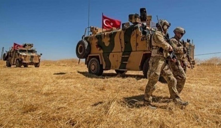 الجيش التركي يطرد المدنيين من قريتين بريف الحسكة 