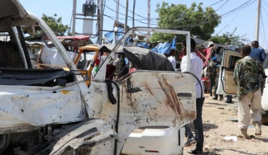 الصومال.. مقتل حاكم إقليم وحراسه في تفجير انتحاري
