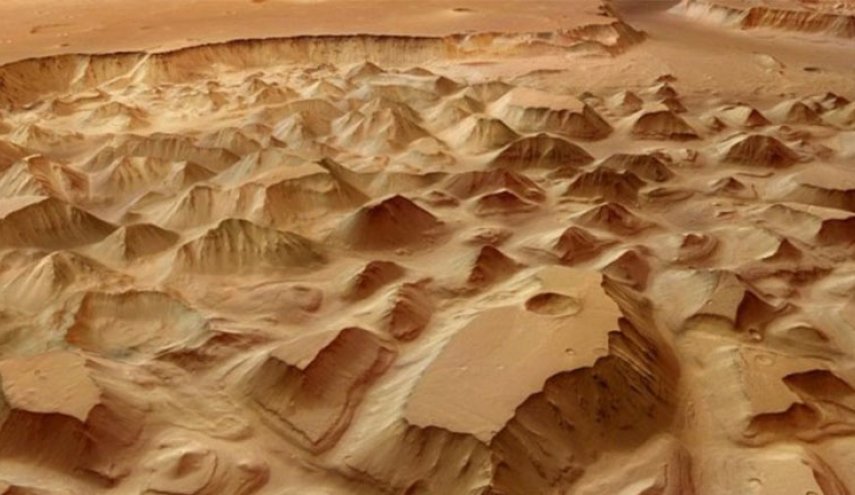 تضاريس المريخ... حمم بركانية أم وحول؟!