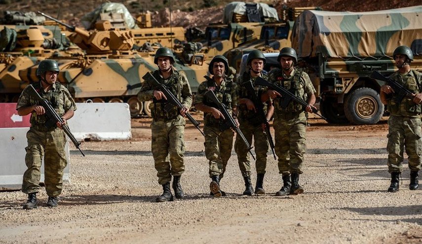 اشتباكات بالرقة بين قوات تركية ومسلحين من 