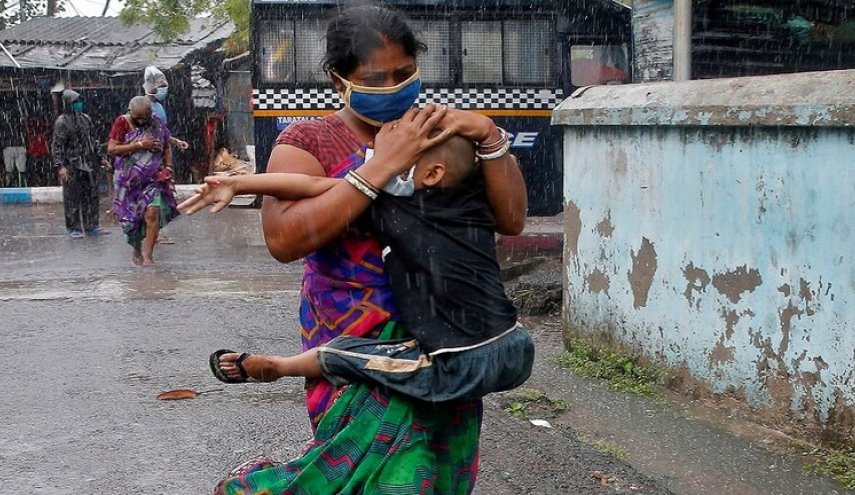 22 قتيلا ودمار هائل جراء إعصار ضرب بنغلادش والهند