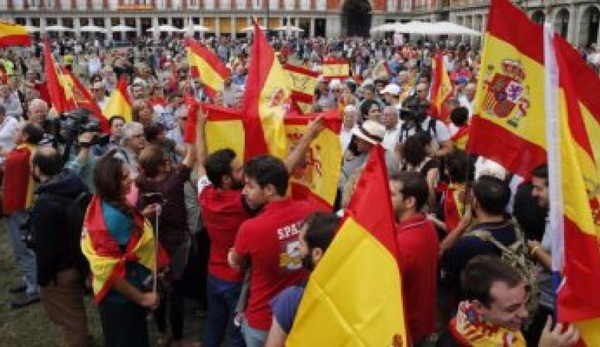 احتجاجات لليمين الإسباني على إجراءات العزل العام