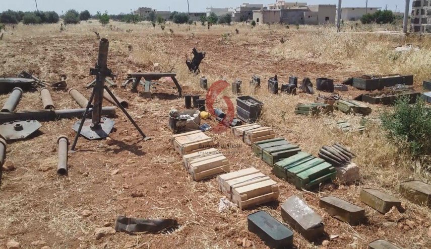شاهد.. أطنان من الاسلحة يكشفها الجيش في مقرات الإرهابيين بريف إدلب