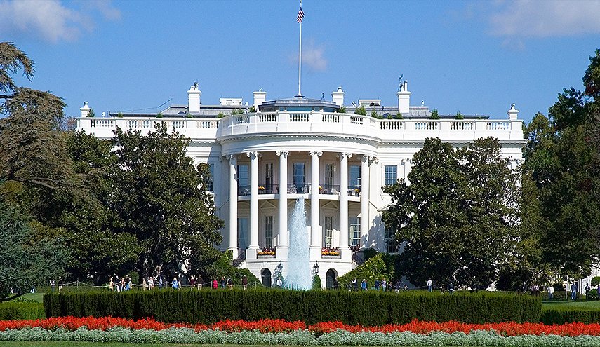 الاحتجاجات تصل واشنطن والبيت الأبيض يغلق ابوابه