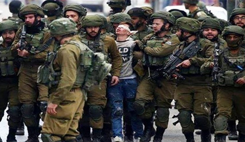 قوات الاحتلال الاسرائيلي تعتقل طفلا برام الله