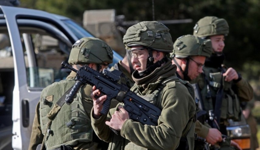 فصل ضباط من جيش الاحتلال الاسرائيلي بسبب سرقة أسلحة