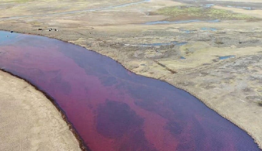 نشت ۲۰ هزار تن نفت در قطب شمال/ اعلام وضعیت اضطراری در سیبری