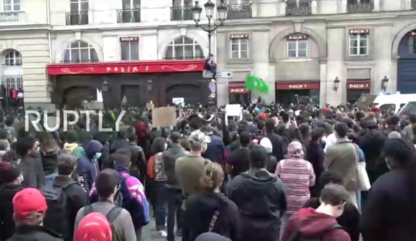 مظاهرات حاشدة في باريس تنديدا بالعنصرية وعنف الشرطة 